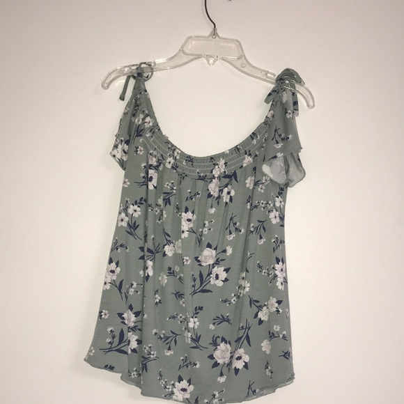 American eagle off he shoulder - Picture 1 of 2